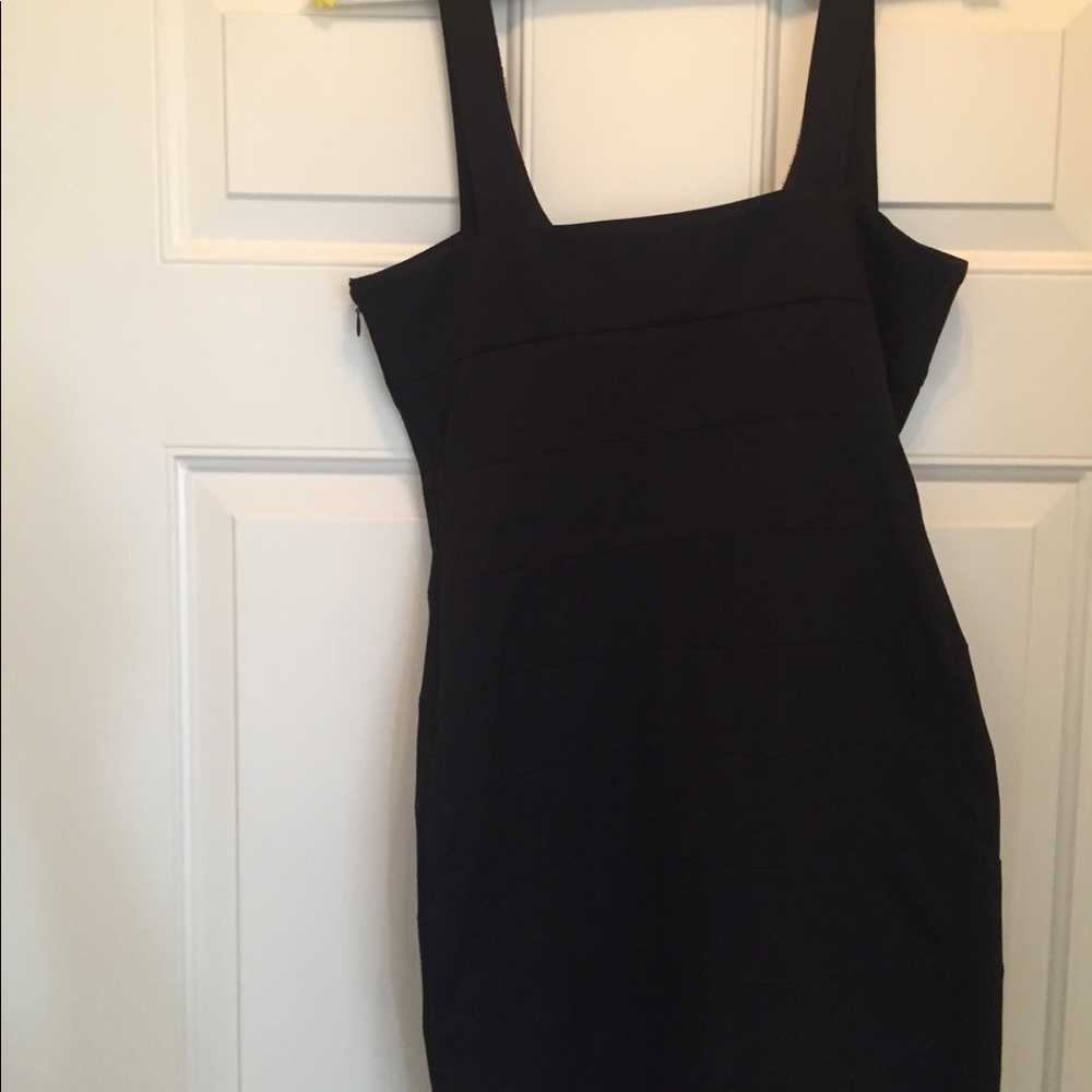 Dress - Picture 3 of 4